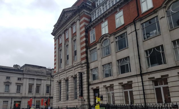 Photo of Rockefeller Building, UCL