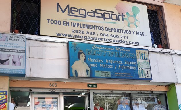 Foto de Confecciones Médicas Remywildom - Uniformes Médicos Quito