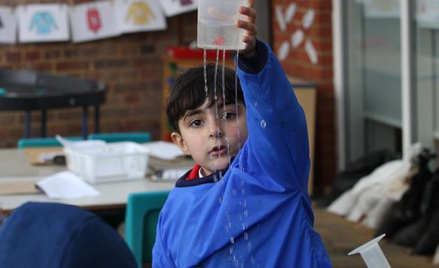 Photo of Roxbourne Primary School