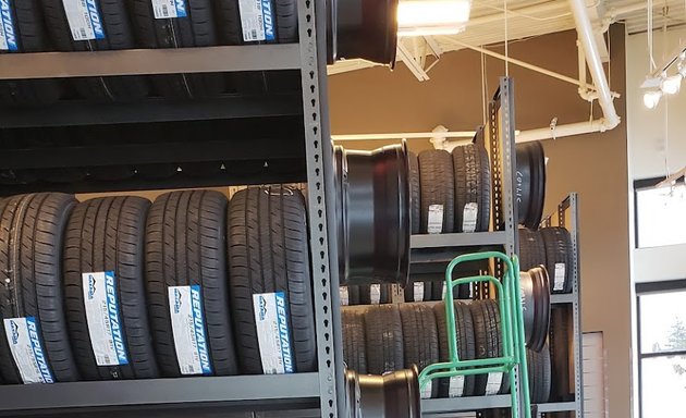 Photo of Les Schwab Tire Center