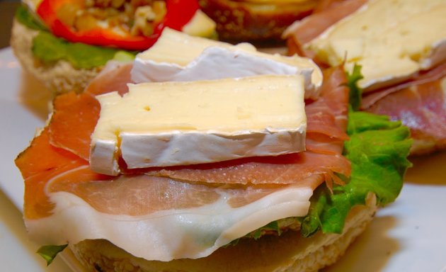 Photo of Cafe Lofty - Italian - Dejeuner - Coffee Tea - Bagels Sandwiches Salads Vegan Vegetarian - Traiteur