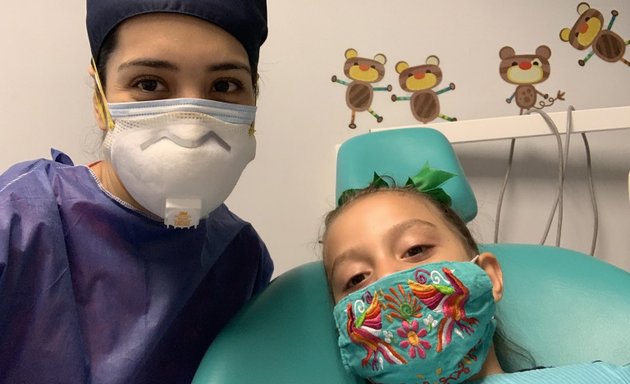 Foto de Dra. Monica Huesca, Dentista para niños
