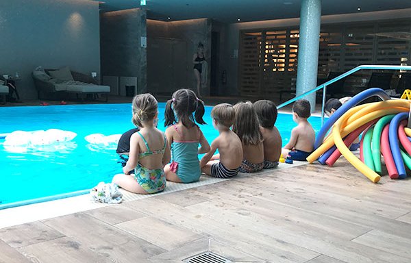 Foto von Kinderschwimmen