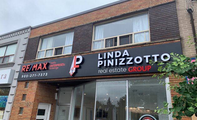Photo of LINDA PINIZZOTTO Real Estate GROUP RE/MAX realty Enterprises Inc