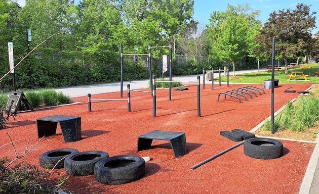 Photo of Parc linéaire du Réseau-Vert outdoor gym