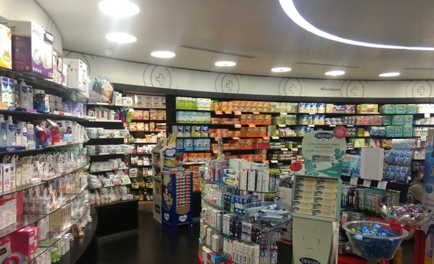 foto Farmacia La Fenicia 2