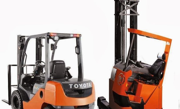 Foto de Toyota Material Handling España, S.A. Carretillas Elevadoras en Sevilla