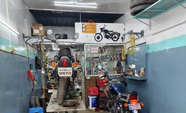 Photo of TopGear Thumpers, a Royal Enfield Workshop