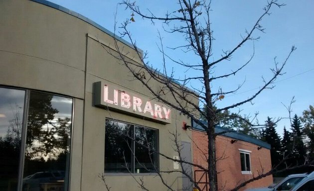 Photo of Louise Riley Library