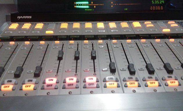 Photo of WBDG-FM Indy's Giant 90.9 FM