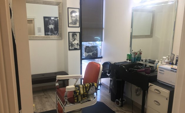 Photo of Quick’s Barbershop