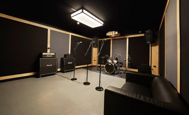 Photo of PIRATE.COM - Rehearsal Studios