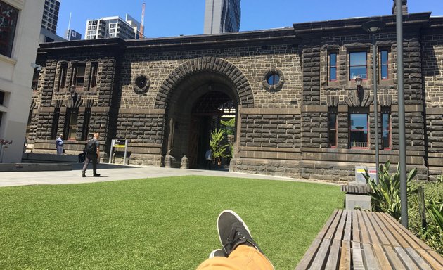 Photo of RMIT University Swanston Academic Building