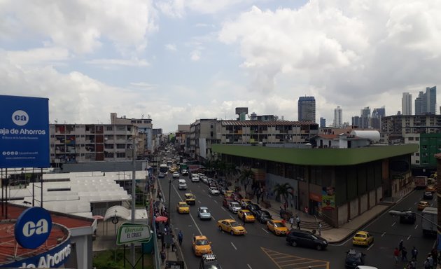 Foto de Caja de Ahorros Avenida Central