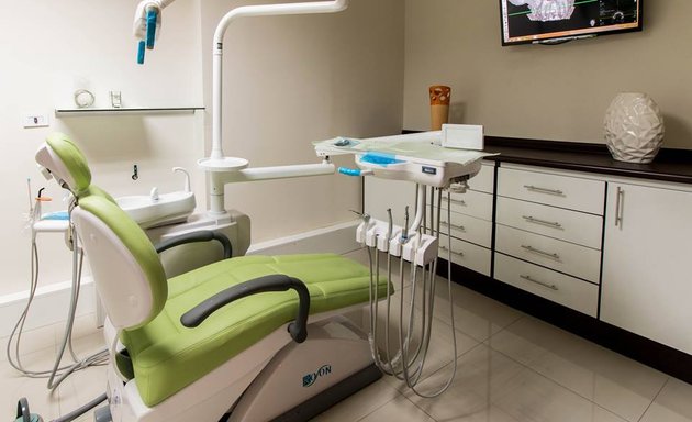 Foto de Dr. Virgilio Castillero - Implantes Dentales Panama - Rehabiliador Oral Panama