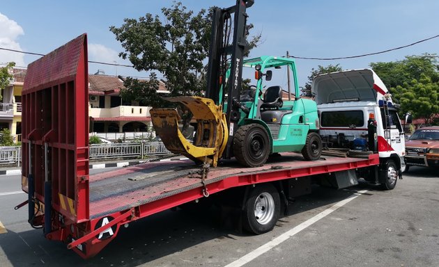 Photo of ckw Heng lee Towing Services