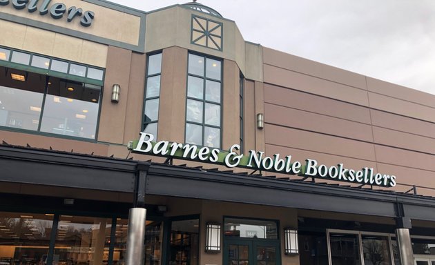 Photo of Barnes & Noble