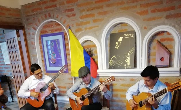 Foto de Centro Cultural de Música y Arte Terry Pazmiño - Quinta Los Guabos N10