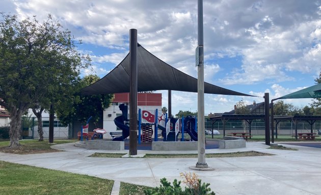 Photo of Loren Miller Recreation Center