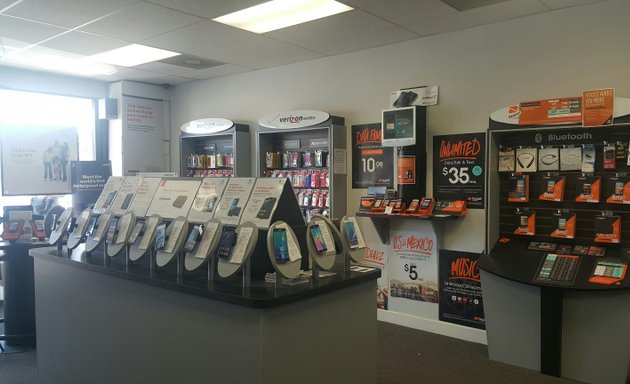 Photo of Non Stop Wireless - Samsung, iPad & iPhone Repairs