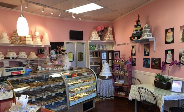 Photo of La Creme Bakery