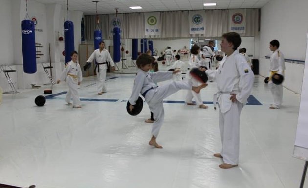 Foto von Silla Kampfsportschule für Taekwondo, Kickboxen und Selbstverteidigung