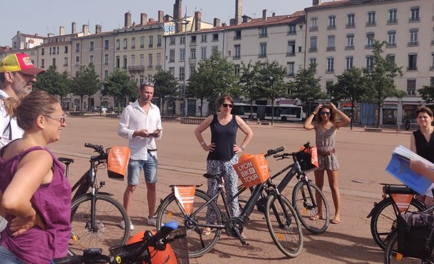 Photo de Lyon BIKE Tour - Visites guidées à vélo électrique