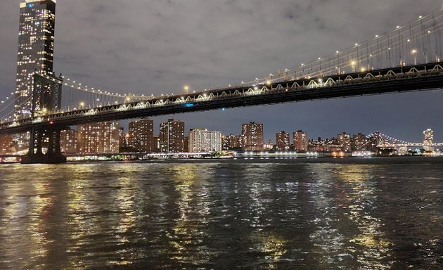 Photo of Empire Fulton Ferry