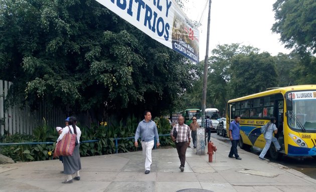 Foto de Estacionamiento empleados Hospital Rebagliati