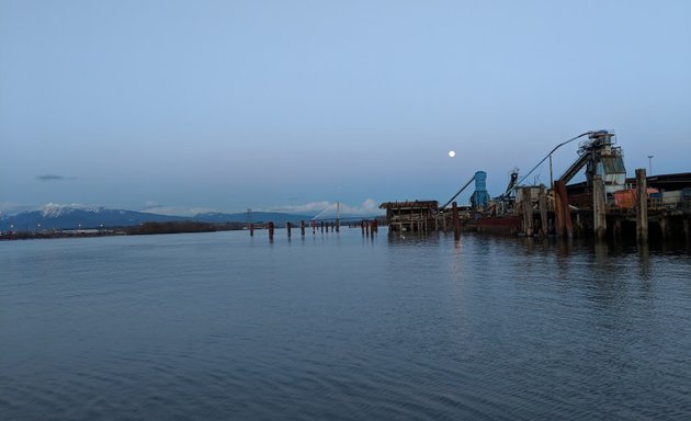 Photo of Surrey Public Wharf