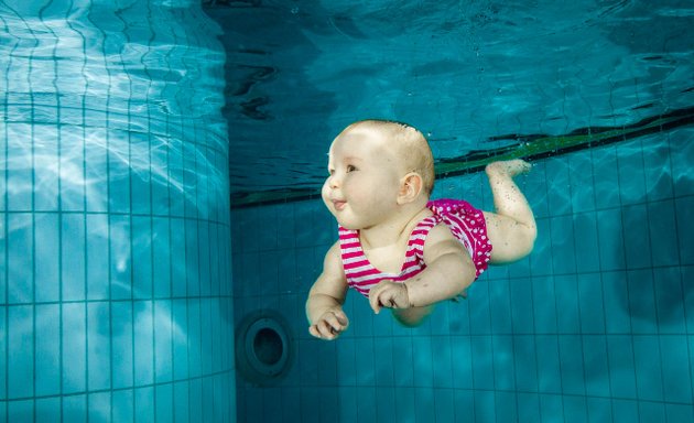 Photo de Apprendre à nager 33 - Cours de natation - Professeur MNS indépendant - Réservations en ligne