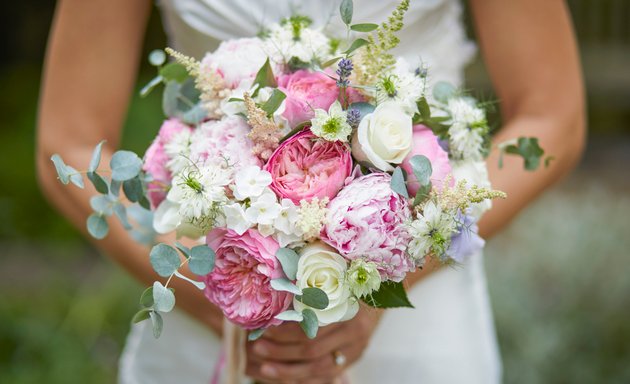 Photo of Clare Oliver Floristry - Blackheath Florist - London Wedding Florist