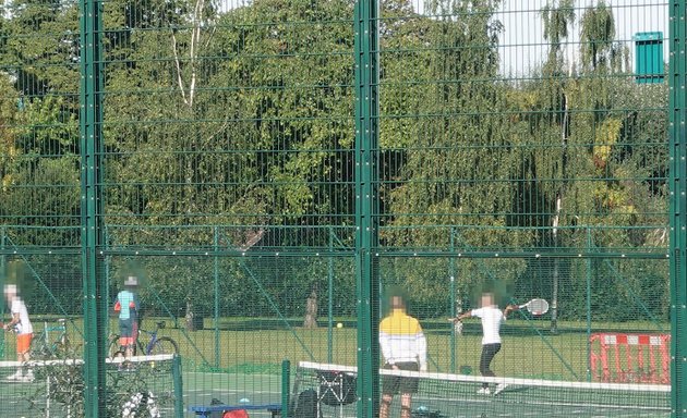 Photo of Clissold Park Tennis Courts