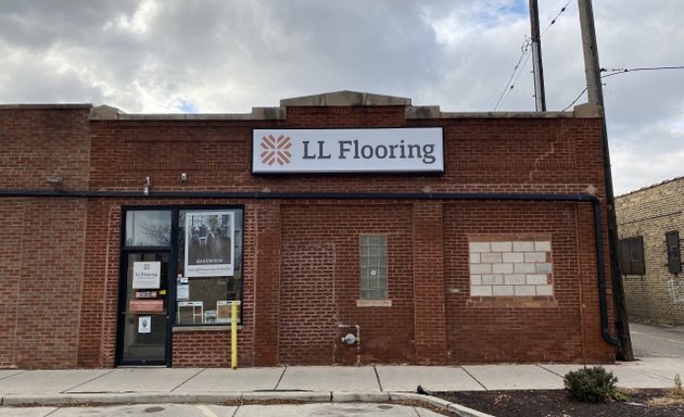 Photo of LL Flooring (Lumber Liquidators) Showroom