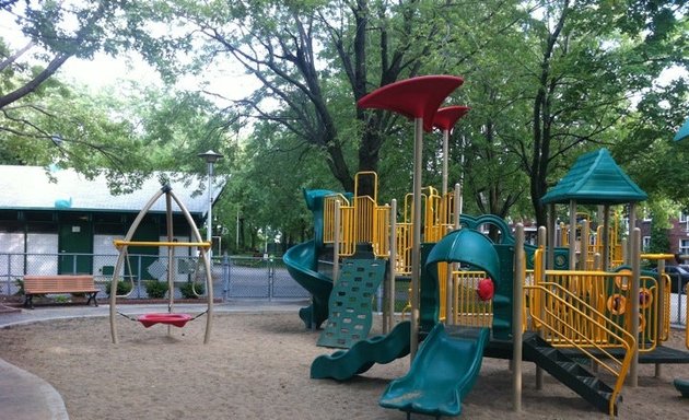 Photo of Parc Georges-Saint-Pierre play fountains