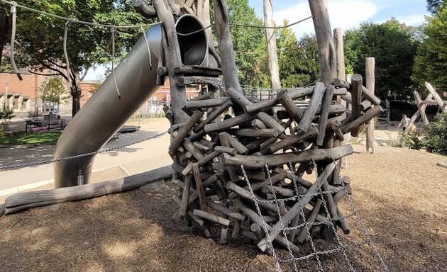 Foto von Spielplatz "Ritter Rudis Burgenland"