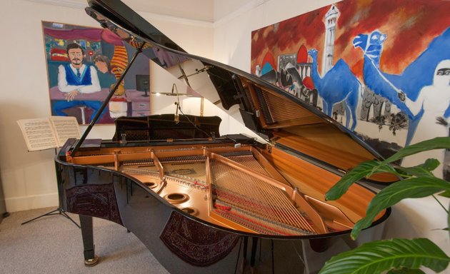 Photo of Piano Lessons London by WKMT