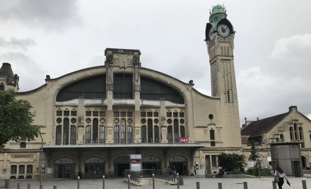 Photo de Hertz- Rouen Railway Station