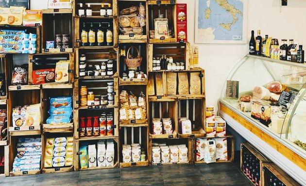 Photo de La bottega delle meraviglie épicerie fine italienne