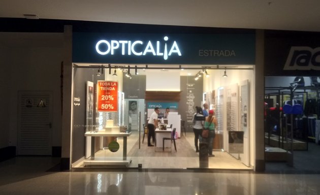 Foto de Opticalia La central