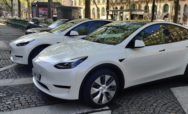 Photo de Location TESLA Paris