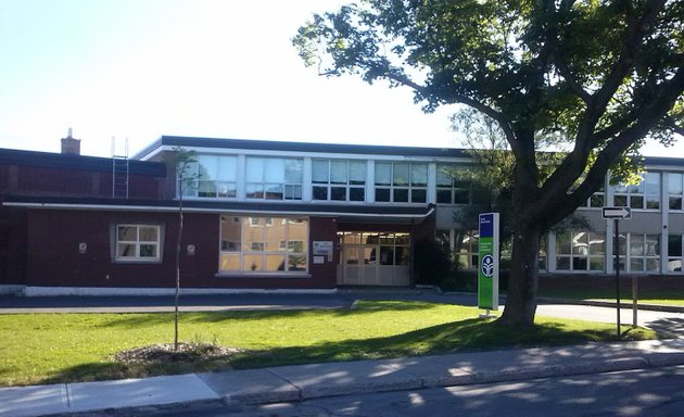 Photo of École primaire des Monarques - Établissement Marie-Rollet
