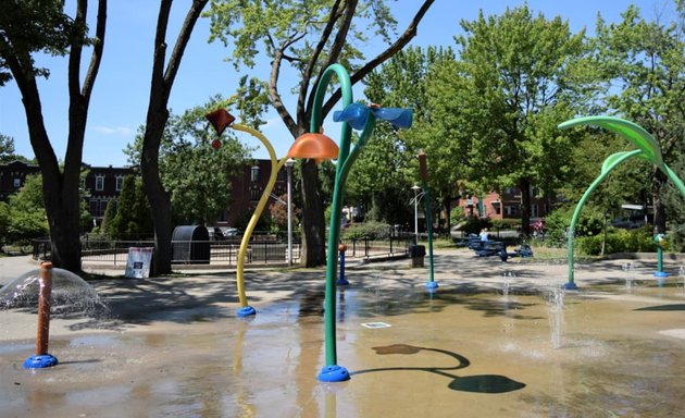 Photo of Parc Jean-Brillant play fountains