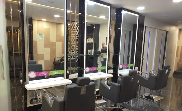 Photo of Green Trends Unisex Hair & Style Salon