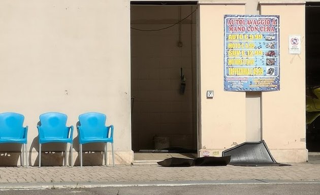 foto Auto lavaggio a mano, Via Antonino Pagliaro