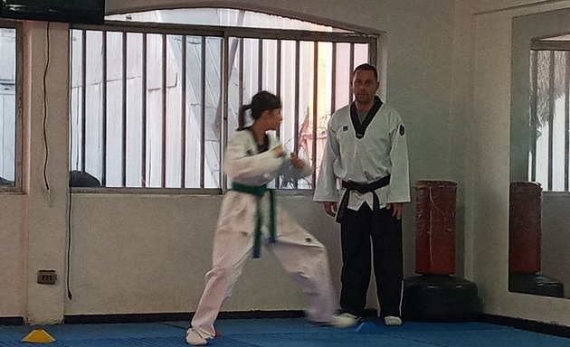 Foto de Naeki, Clases de Taekwondo, Boxeo, Yoga, JiuJitsu, Acondicionamiento Físico.
