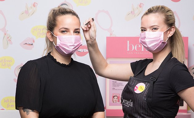 Foto von Benefit Cosmetics BrowBar GALERIA Köln