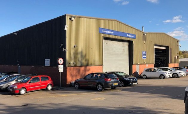 Photo of Evans Halshaw Body Centre Leeds - Ford