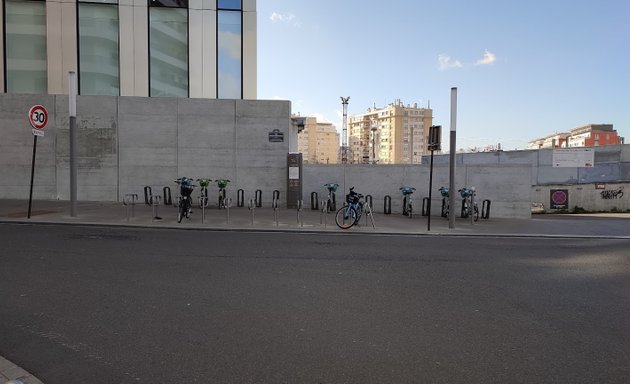 Photo de Station Vélib' 17123 (Mstislav Rostropovitch - Berthier)