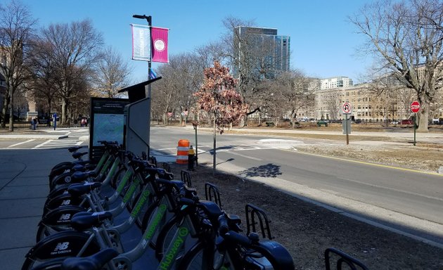 Photo of Bluebikes Station: Colleges of the Fenway